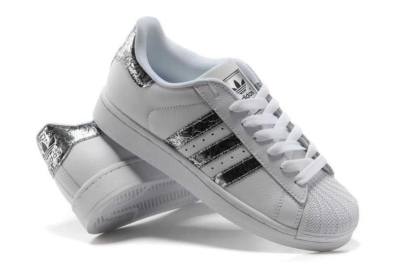 superstar femme croco blanche